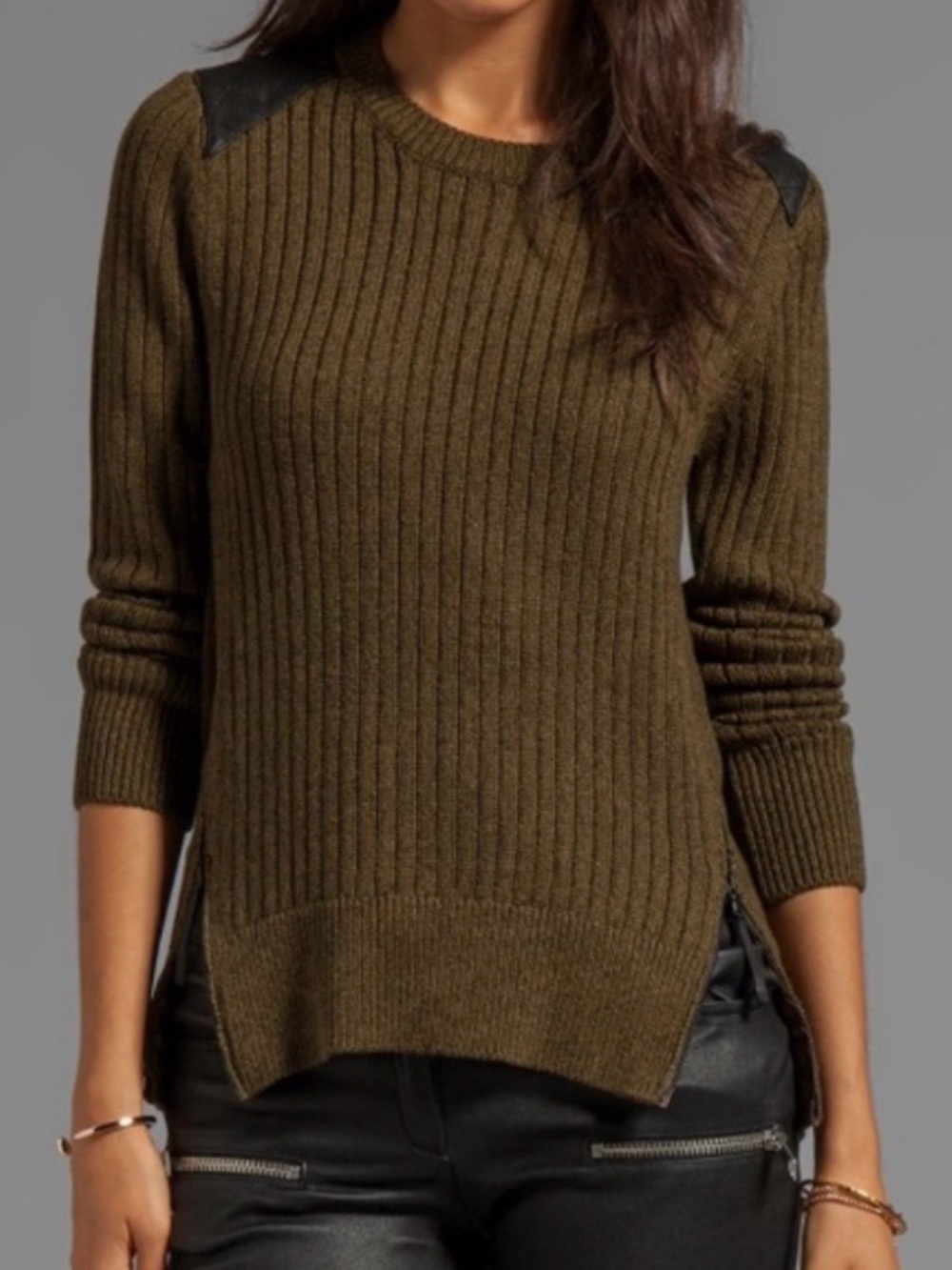Dolce Vita Olive Ribbed Crewneck Sweater with Black Shoulder Accents